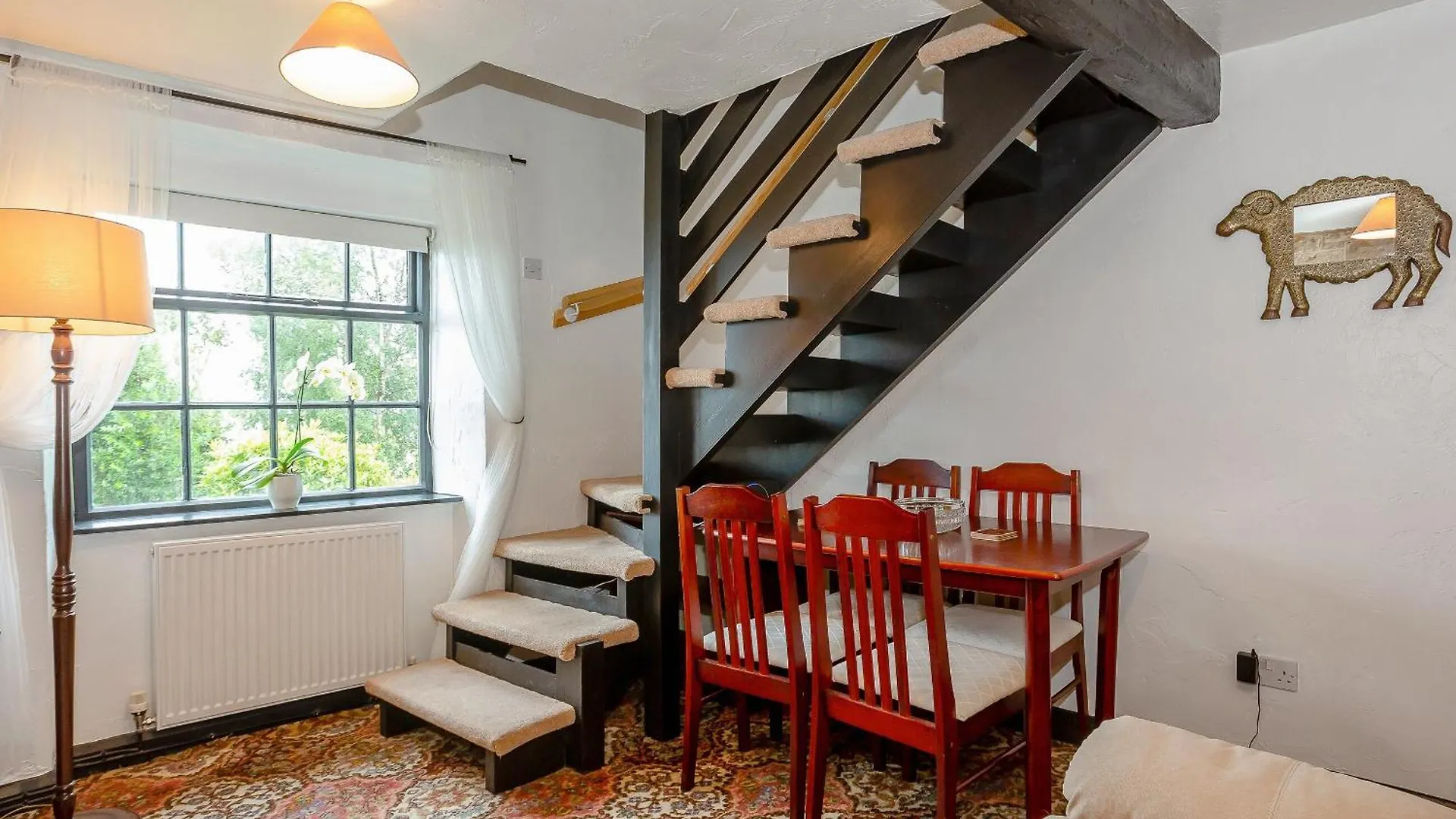Ginnys Cottage 호어스 펜션
